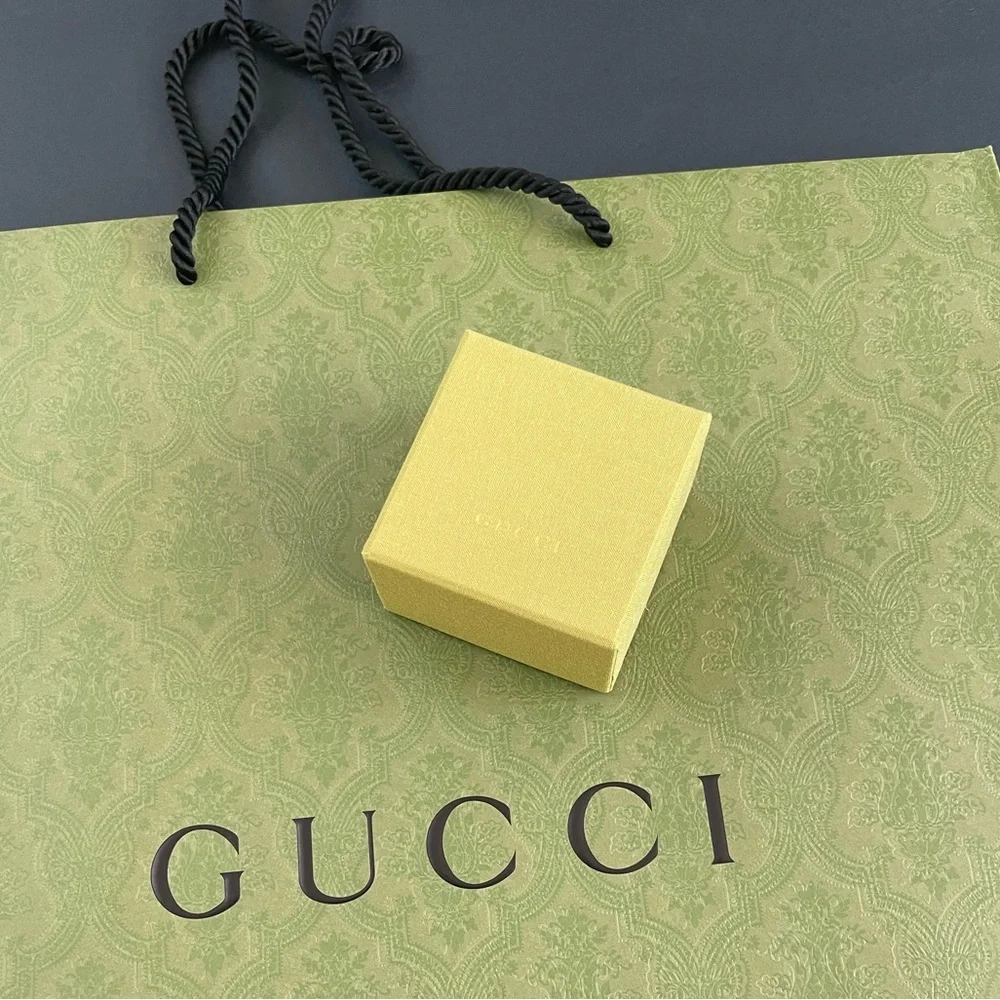 New GUCCI CRYSTAL INTERLOCKING G HAIR CLIP💚🌟